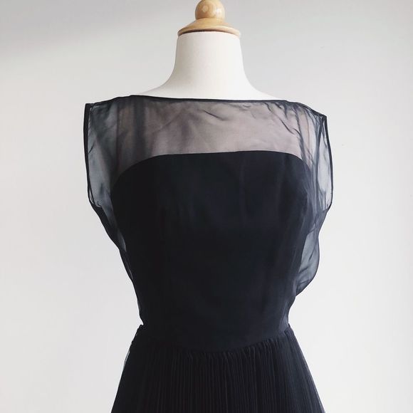 60's VINTAGE | Black Mesh Pleated Chiffon Dress | Best FIt XS/S - Picture 3 of 7